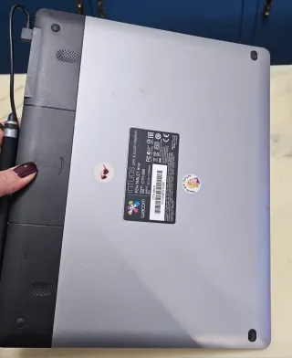 Wacom Intuos Tableta Gráfica y Lápiz + Funda