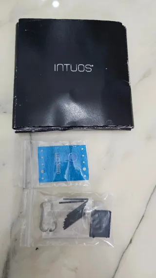 Wacom Intuos Tableta Gráfica y Lápiz + Funda