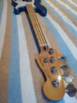Bajo Eléctrico Fender PJ (montado por partes)