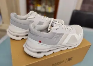 Zapatillas ON Cloudrunner Blancas