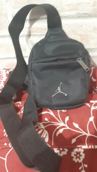 Borsa tracolla Jordan nera