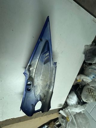 Tapa lateral izquierda Hyosung