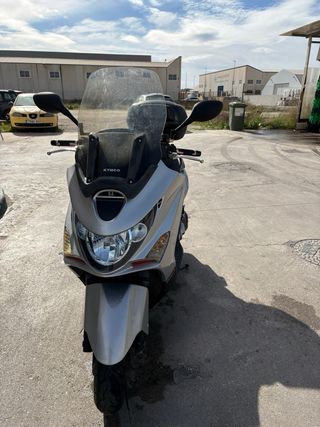 Kymco Xciting 500 Maxi Scooter 2007 Plata