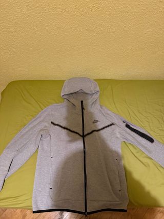Chaqueta Nike Tech Gris