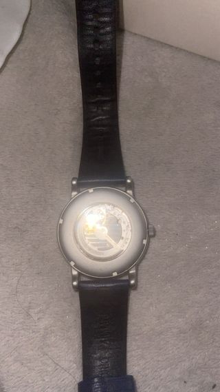 Reloj Armani Correa Cuero Azul mecanismo