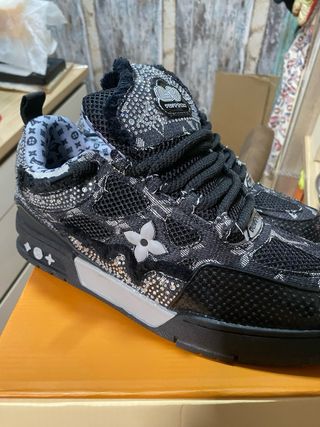 Zapatillas Louis Vuitton Skate Negras y Plateadas