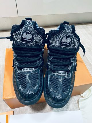 Zapatillas Louis Vuitton Skate Negras y Plateadas