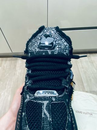 Zapatillas Louis Vuitton Skate Negras y Plateadas