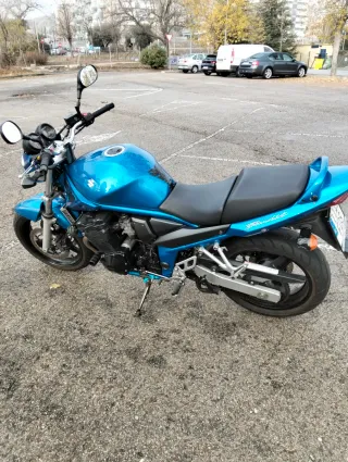 Suzuki Bandit 650 Manual Azul