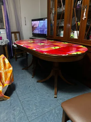 Mesa de comedor ovalada *SE REGALA*