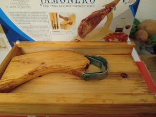Soporte jamonero madera y metal