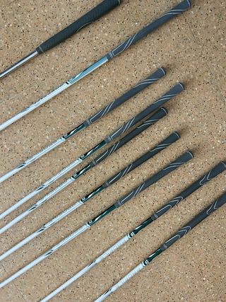 Bolsa y palos de golf Wilson mujer