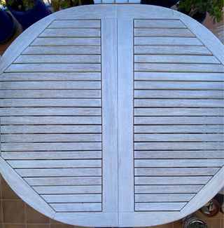 Mesa oval extensible y 4 Sillas de madera de teca