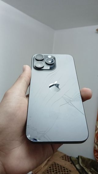 iPhone 15 Pro Max 89% Batería