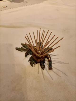 Caracol de Bronce sobre Hojas, palillero.