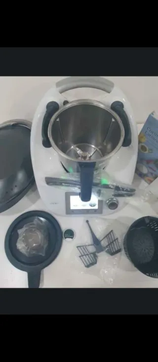 Thermomix TM5 con garantía y accesorios
