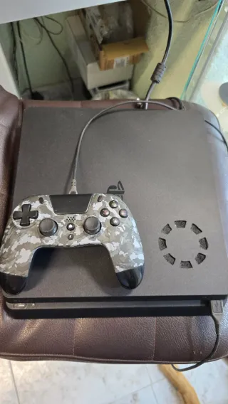 Consola PS4 Slim 1TB con Mando Negro