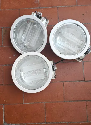 Focos empotrables con tubos fluorescentes