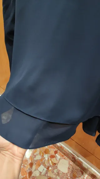 Blusa Zara azul marino fluida