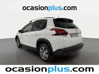 Peugeot 2008 BlueHDi 100 Signature 73 kW (100 CV)