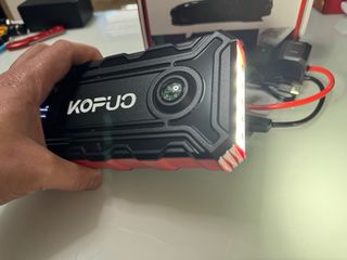 Arrancador Coche KOFUO con Linterna
