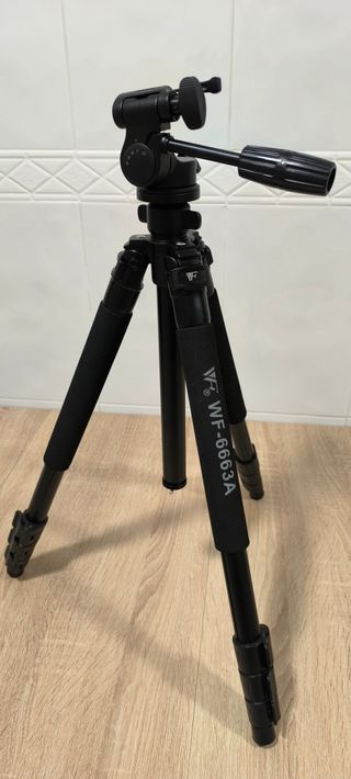 Trípode Weifeng WF-6663A con funda