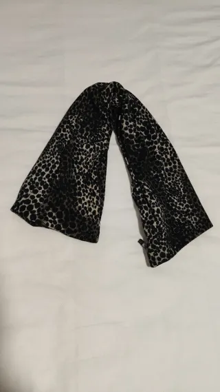 Bufanda Mango Leopardo Gris