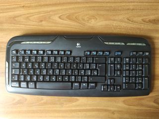 Teclado y Ratón Inalámbrico Logitech EX-110