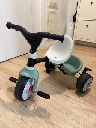 Triciclo infantil.