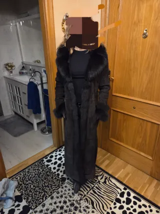 Abrigo largo ante y piel