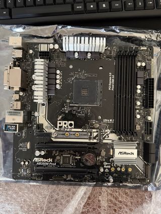 Placa Mãe ASRock AB350M Pro4 Usada