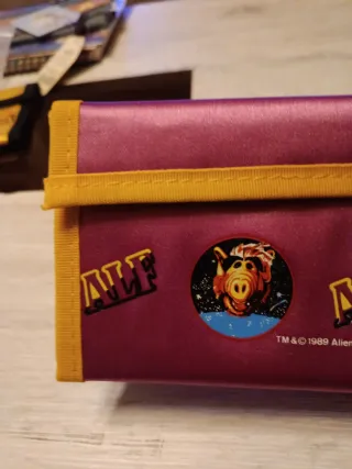 Cartera Alf 80s Morado y Amarillo
