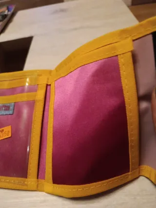 Cartera Alf 80s Morado y Amarillo