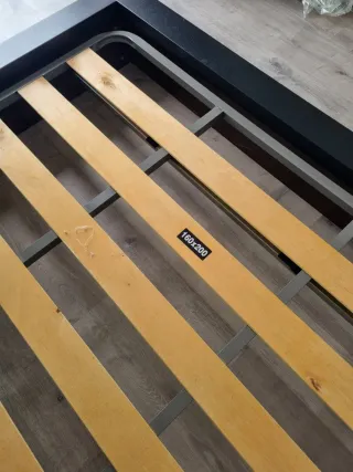 Cama casal com estrado 200x160