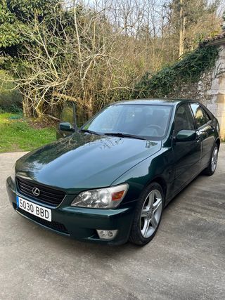 Lexus IS 200