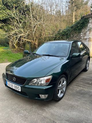 Lexus IS 200