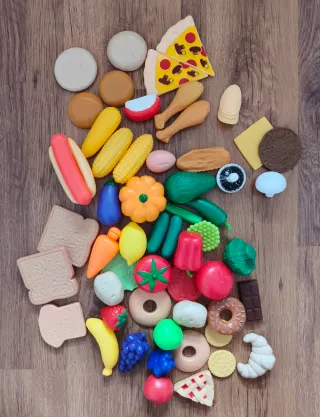 Cucina Ikea per bambini in legno in perfette condizioni + accessori