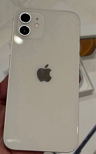 iPhone 12 seminuevo,aun en  garantia y factura