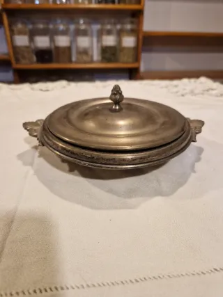 Recipiente de peltre