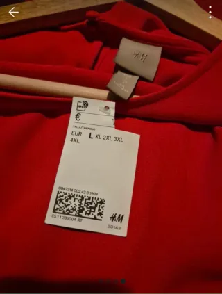 Vestido rojo con perlas