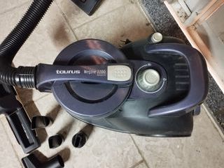 Aspiradora Taurus Megane 2200 Advance