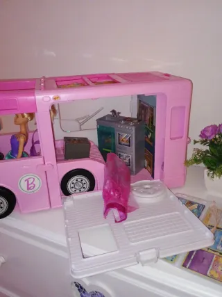 Camper di Barbie rosa