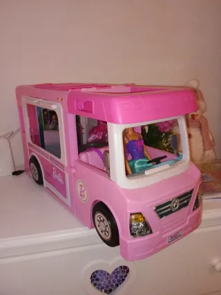 Camper di Barbie rosa