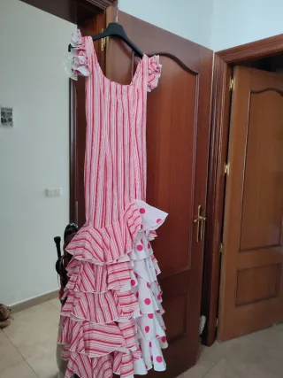 Vestido Flamenca Beige con Flores Rosas