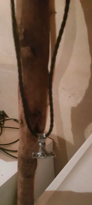 Collar con colgante martillo plata