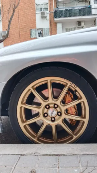 Llantas Subaru Prodrive Doradas