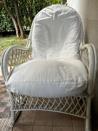 Poltrona in bambù con cuscini