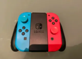 Nintendo Switch + 3 Juegos