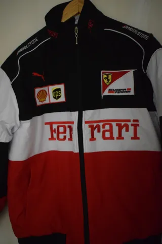 Chaqueta Ferrari F1 Negra Roja Blanca