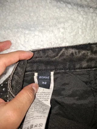 Short vaquero negro con brillantes talla 32 nuevo